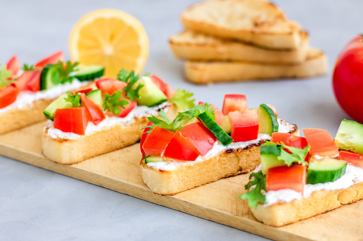 Toast fromage frais, tomate, concombre